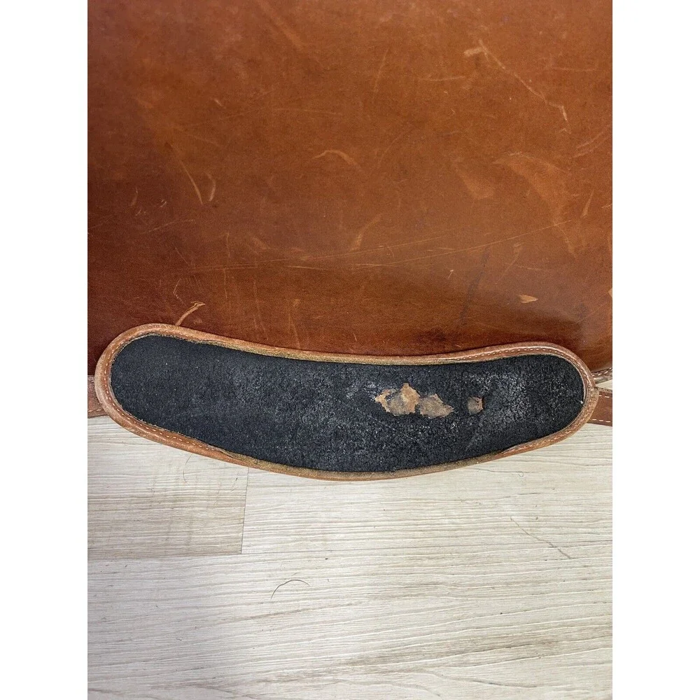 Vintage SCHLESINGER Messanger  Leather Bag. - Picture 6 of 14